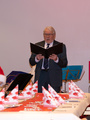 Pentti Hartikainen esitti yksinlauluja Riitta Sihvosen säestyksellä.