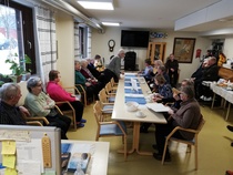 Jäsenillassa monella jäsenellä oli kysyttävää Sarilta. 