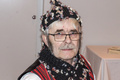 Arpajaisvoitoilla - kaulaliina ja pipo - verhoiltiin Pertti pakkasukoksi!