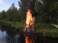 Juhannusaaton kokko Kotarannassa.